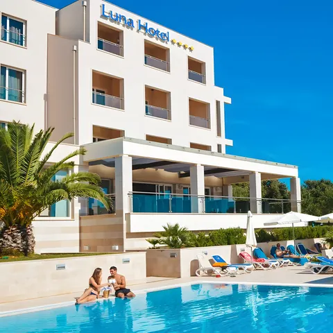 La Luna Hotel